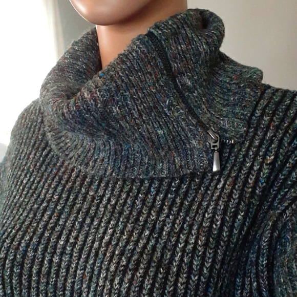 Leo and Nicole Sweaters - Leo and Nicole Wool blend multicolored long sleeve turtleneck sweater size M